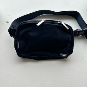 Lululemon Everywhere Belt Bag